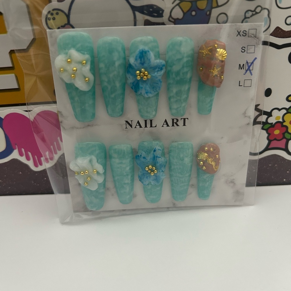 Press on nails